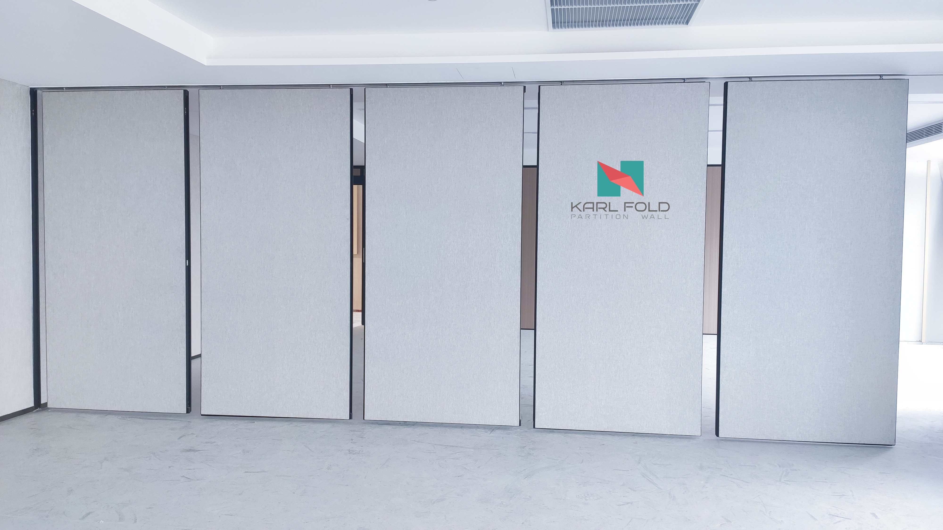 Semi-Automatic Retractable Partitions at the Shanghai Foreign Economic Group Building